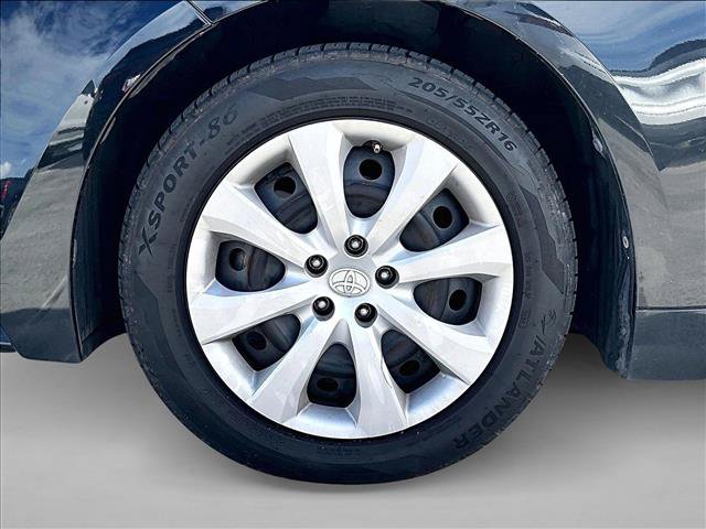 Used 2020 Toyota Corolla LE FWD image 10