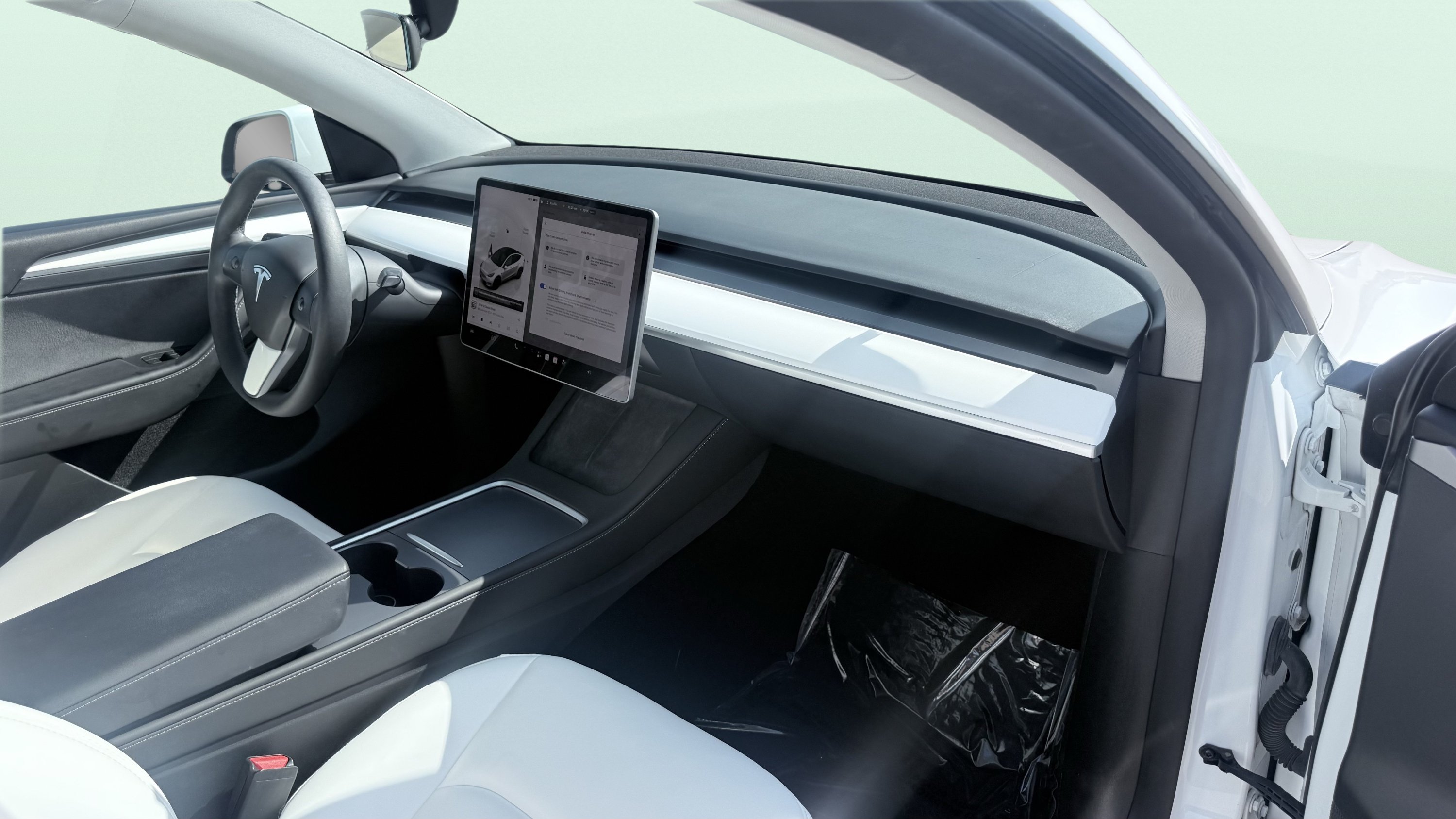 Used 2023 Tesla Model Y Long Range AWD/4WD image 40