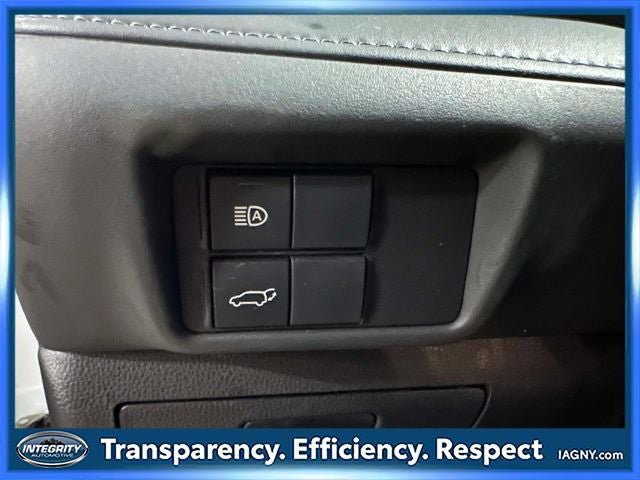 Used 2022 Toyota Highlander XLE AWD/4WD image 27
