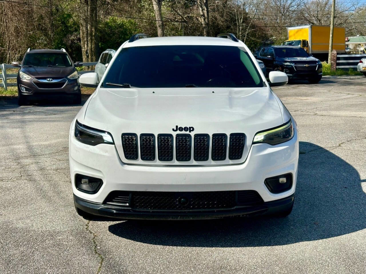 Used 2021 Jeep Cherokee Latitude Plus FWD image 2