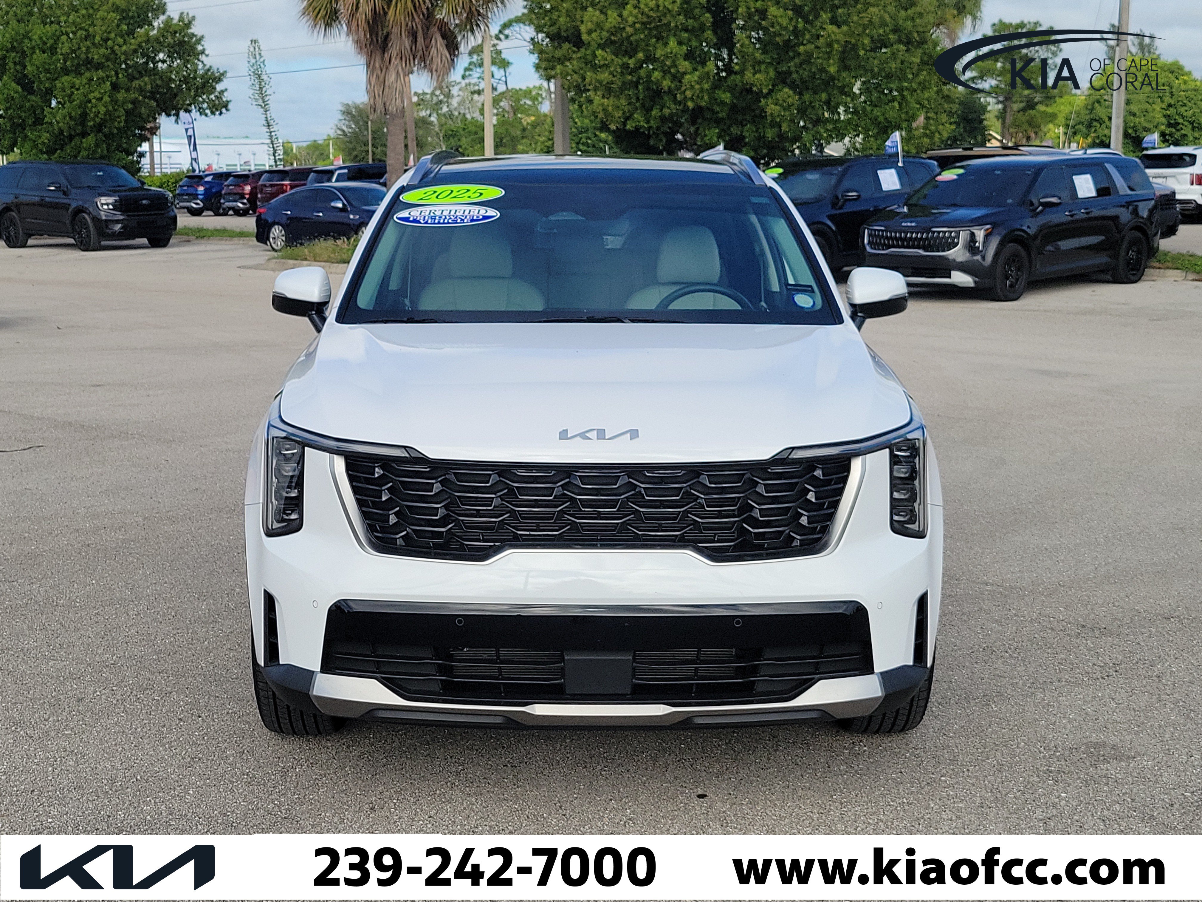 Certified 2025 Kia Sorento S w/ Panoramic Sunroof Package FWD image 2