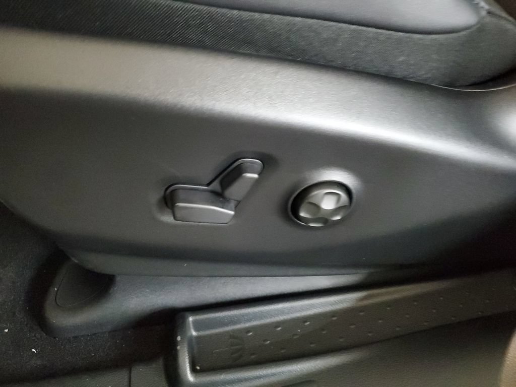 New 2027 Chrysler Pacifica Select FWD image 9