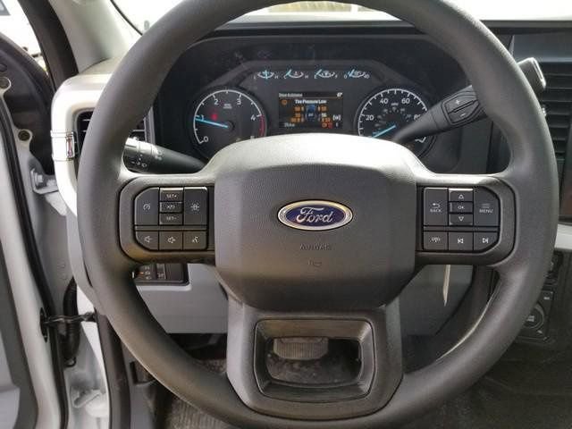 New 2025 Ford F550 4x4 Regular Cab Super Duty image 25