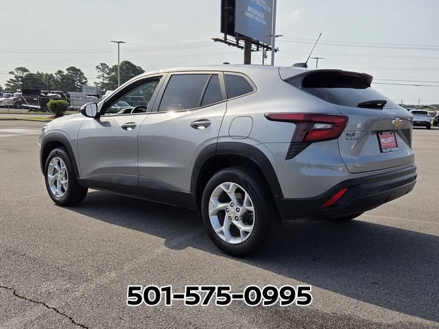 Used 2026 Chevrolet Trax LS w/ LS Convenience Package FWD image 3