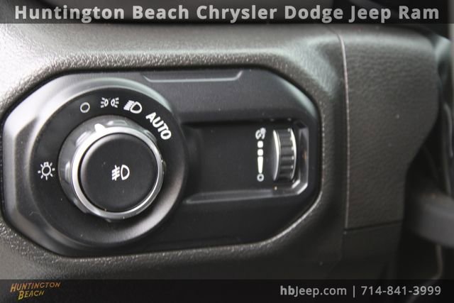 Used 2023 Jeep Wrangler Sahara image 12