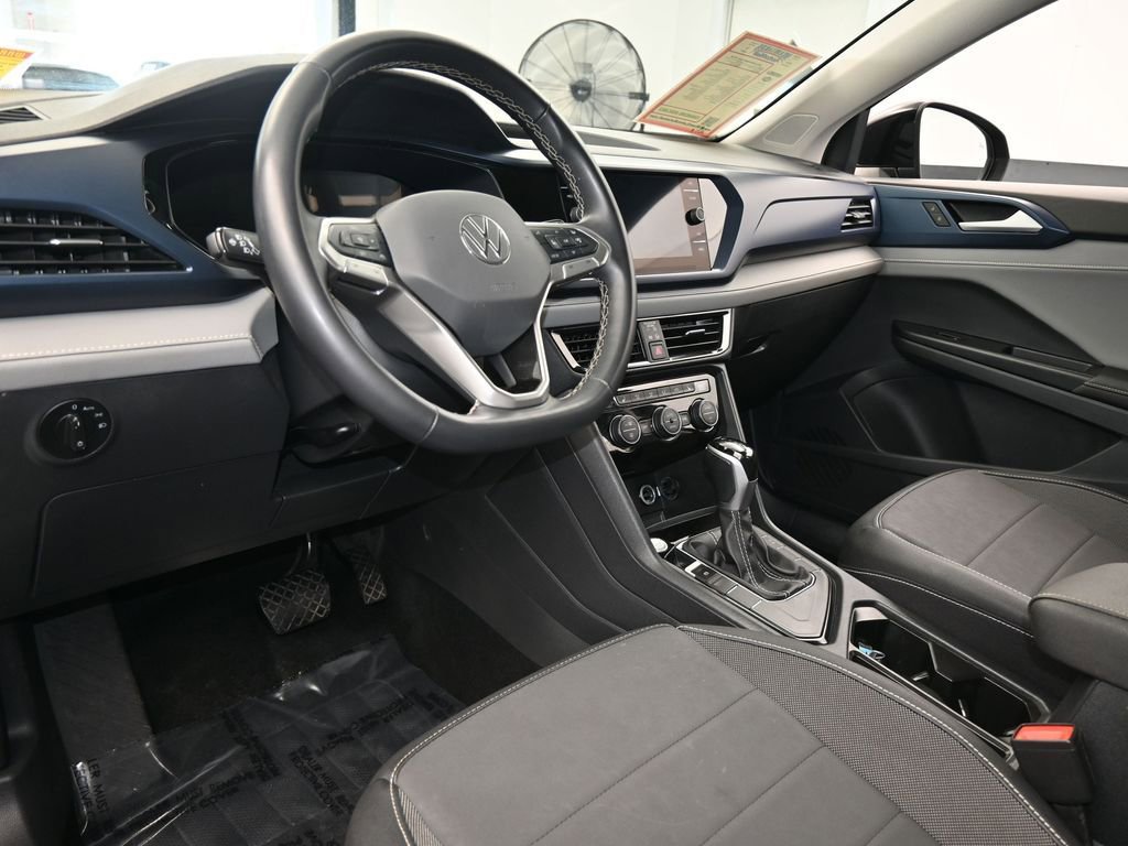 Used 2024 Volkswagen Taos SE image 13