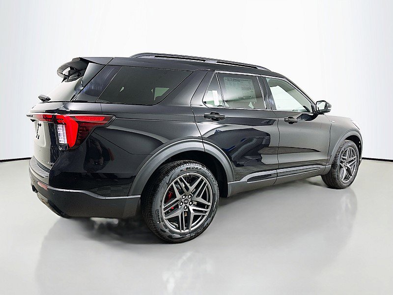 New 2026 Ford Explorer ST-Line w/ ST-Line Street Pack image 6