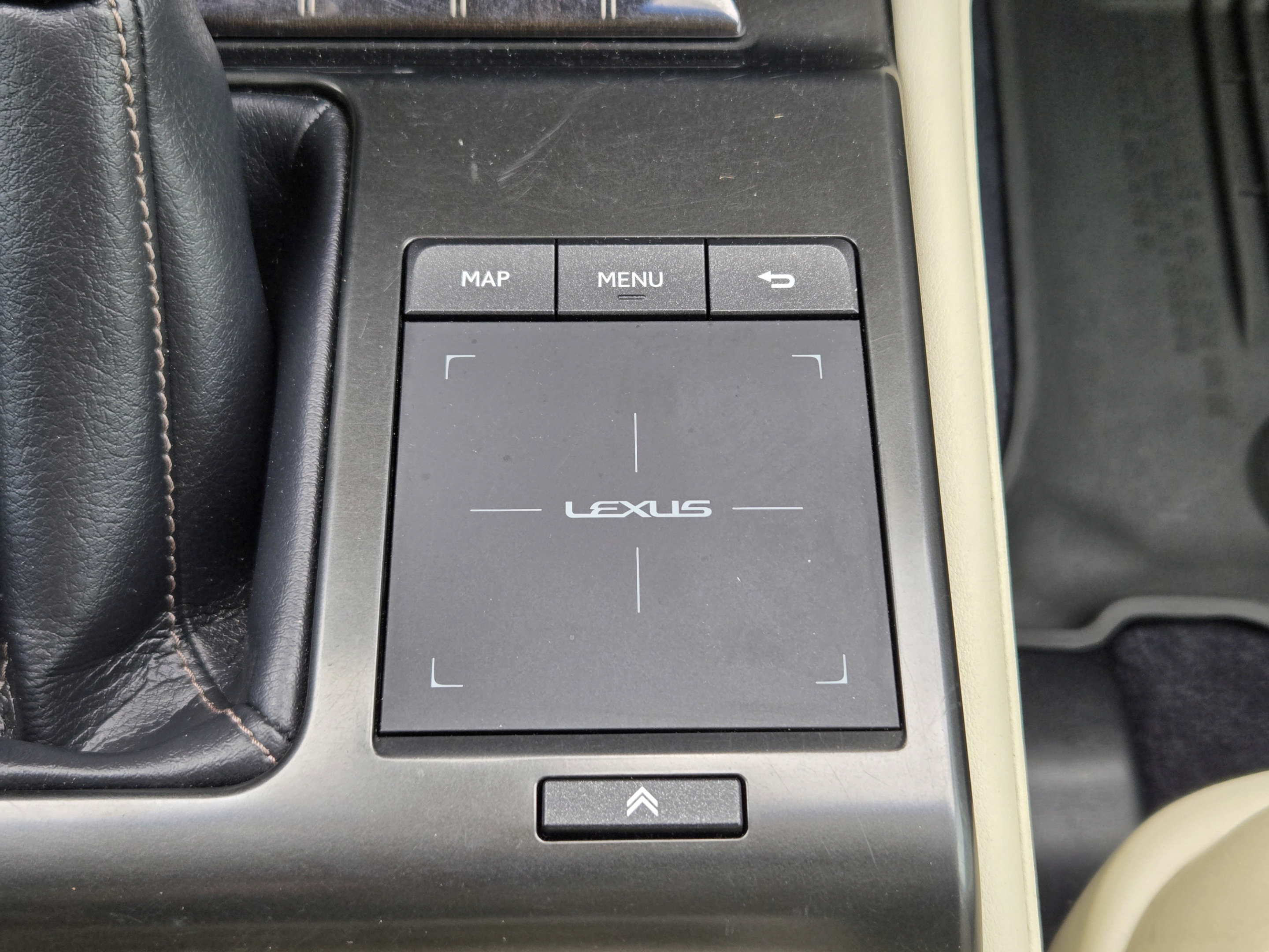 Used 2022 Lexus GX 460 Premium w/ Premium Package AWD/4WD image 17
