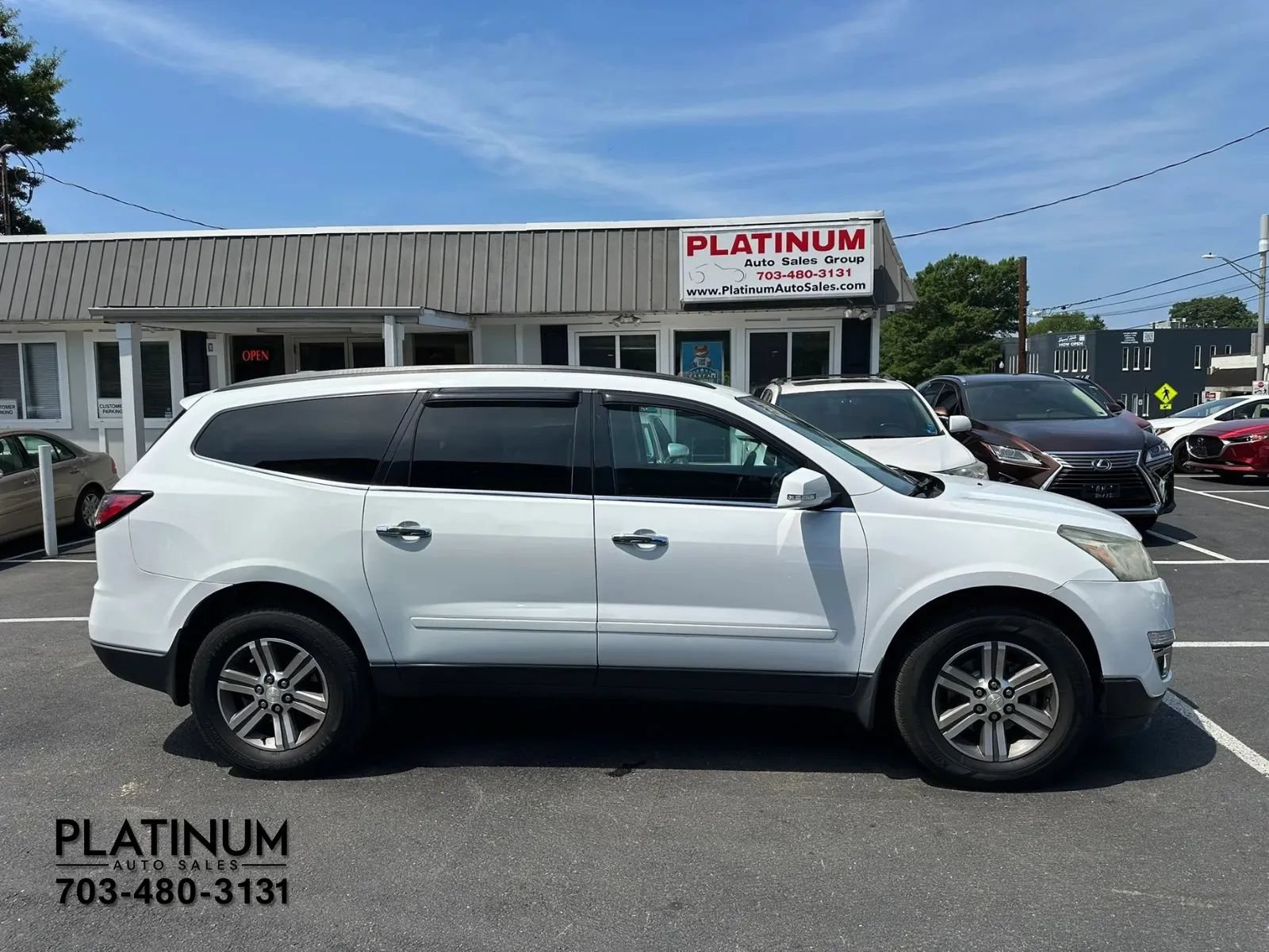 Used 2017 Chevrolet Traverse LT AWD/4WD image 2