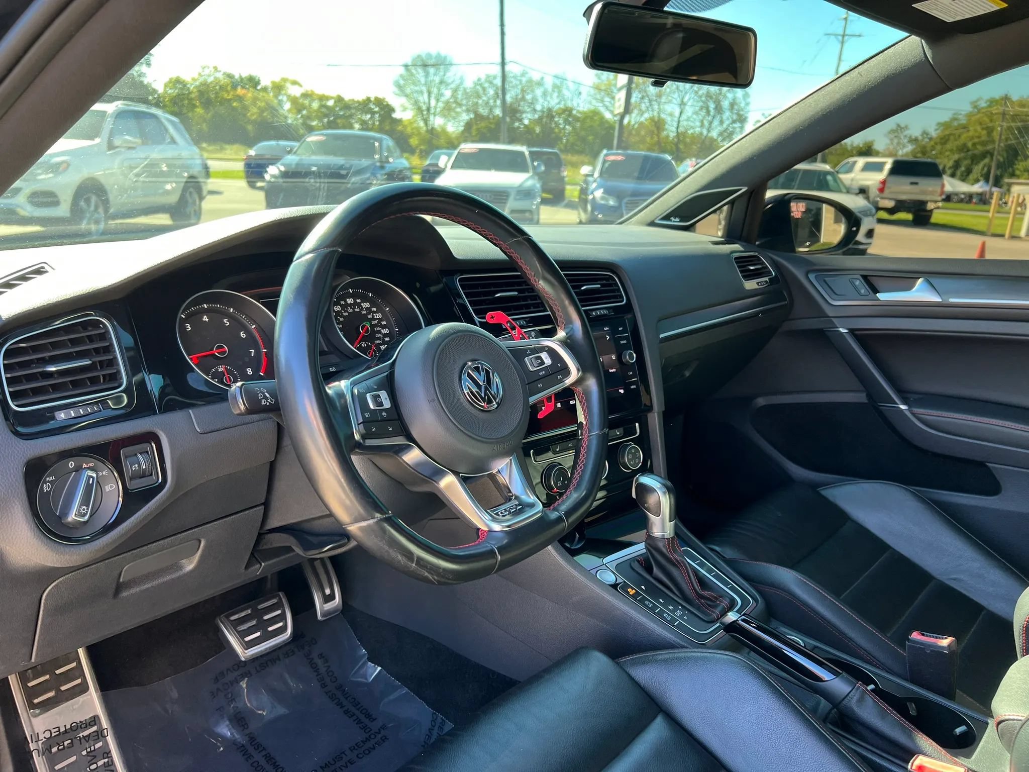 Used 2019 Volkswagen GTI SE FWD image 14