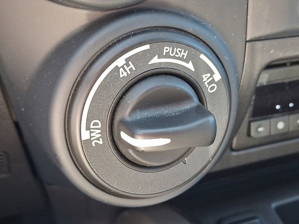 Certified 2024 Nissan Titan SV w/ SV Convenience Package image 25