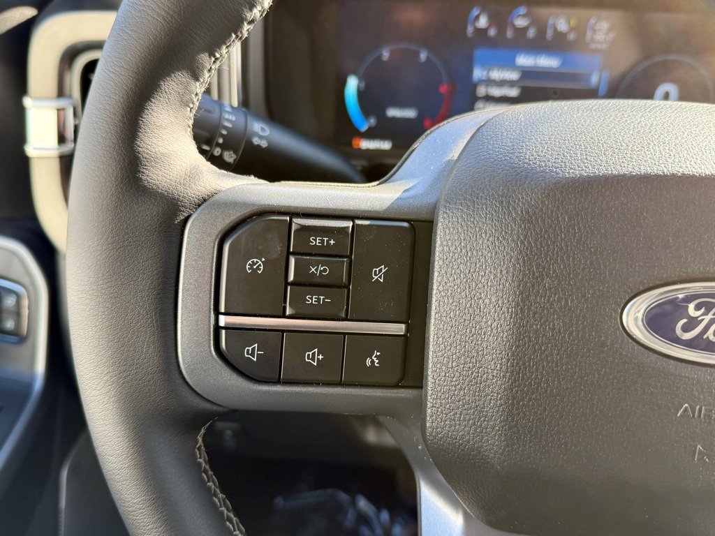 New 2025 Ford F250 Lariat w/ Chrome Package image 24