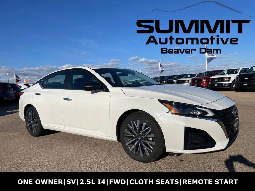 Used 2024 Nissan Altima 2.5 SV image 1