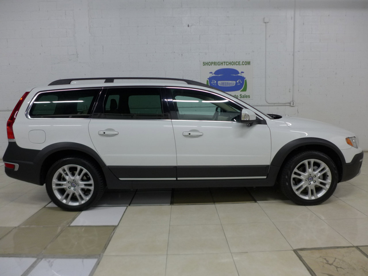Used 2016 Volvo XC70 T5 Platinum w/ Protection Package image 7