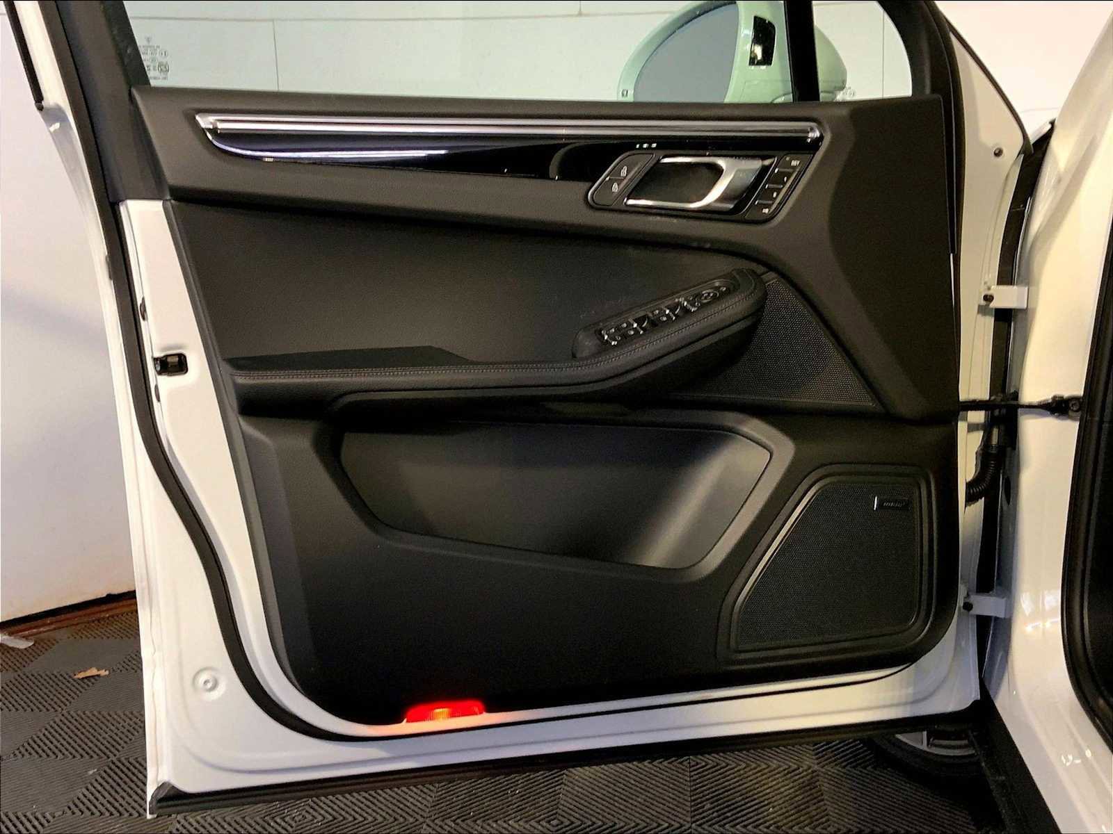 New 2026 Porsche Macan AWD/4WD image 20