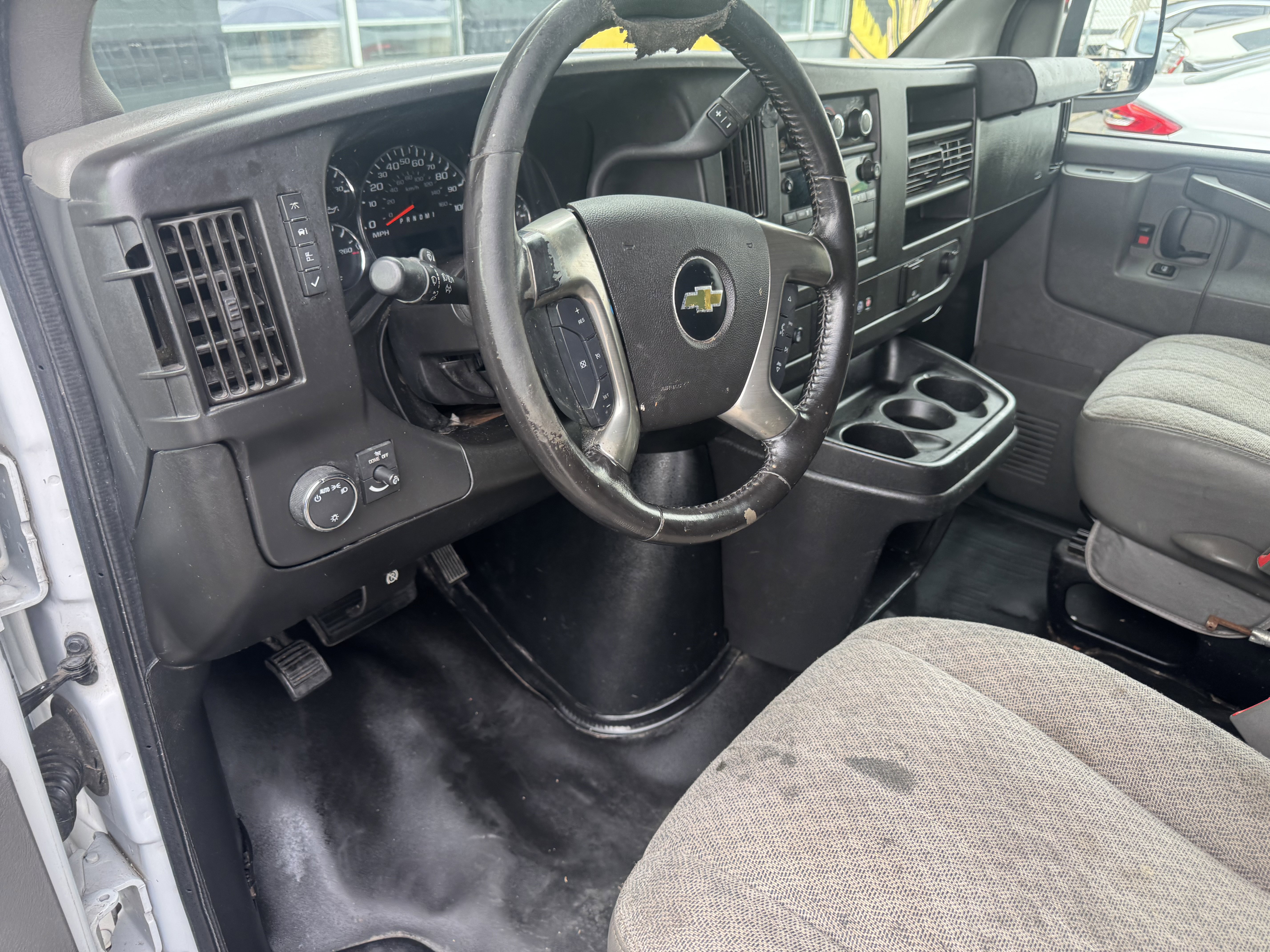 Used 2019 Chevrolet Express 2500 w/ Enhanced Convenience Package image 12