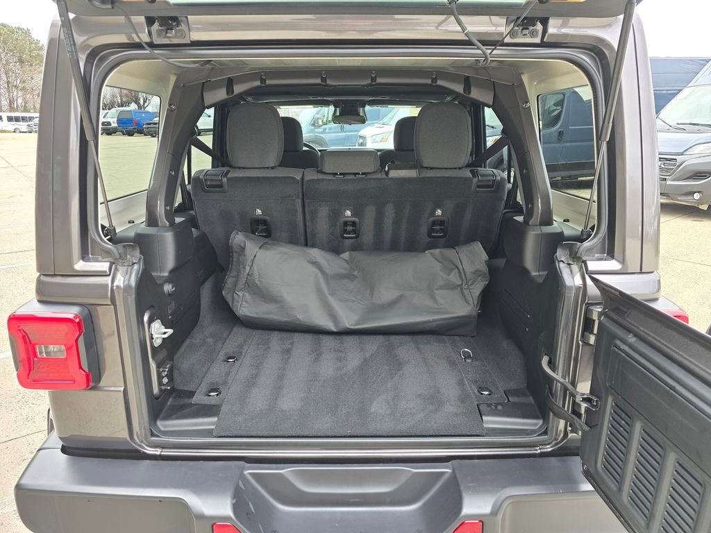 Used 2025 Jeep Wrangler Unlimited Sahara w/ Safety Group image 14