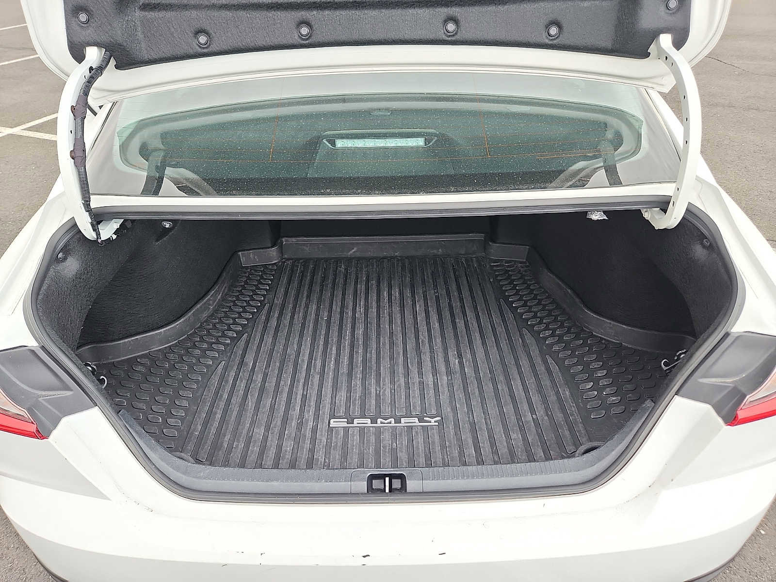 Used 2025 Toyota Camry LE FWD image 27