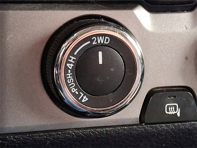 Used 2017 Toyota Tacoma SR5 w/ SR5 Appearance Package (SM) image 21