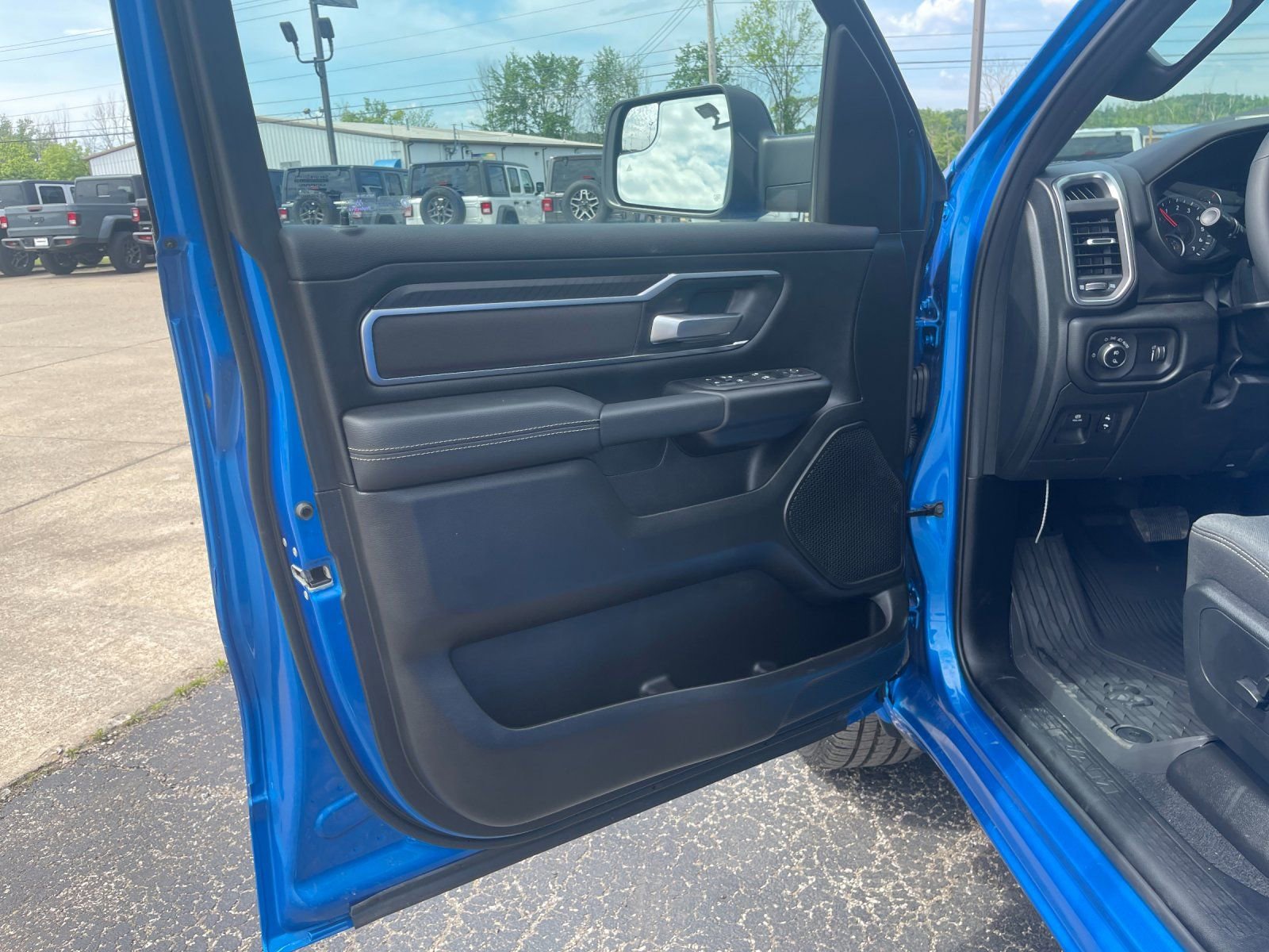 New 2026 RAM 1500 Big Horn w/ Night Edition AWD/4WD image 11