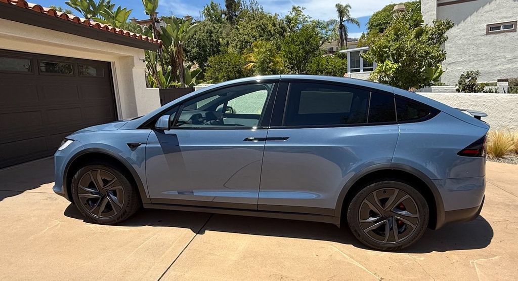 Used 2026 Tesla Model X Plaid AWD/4WD image 2