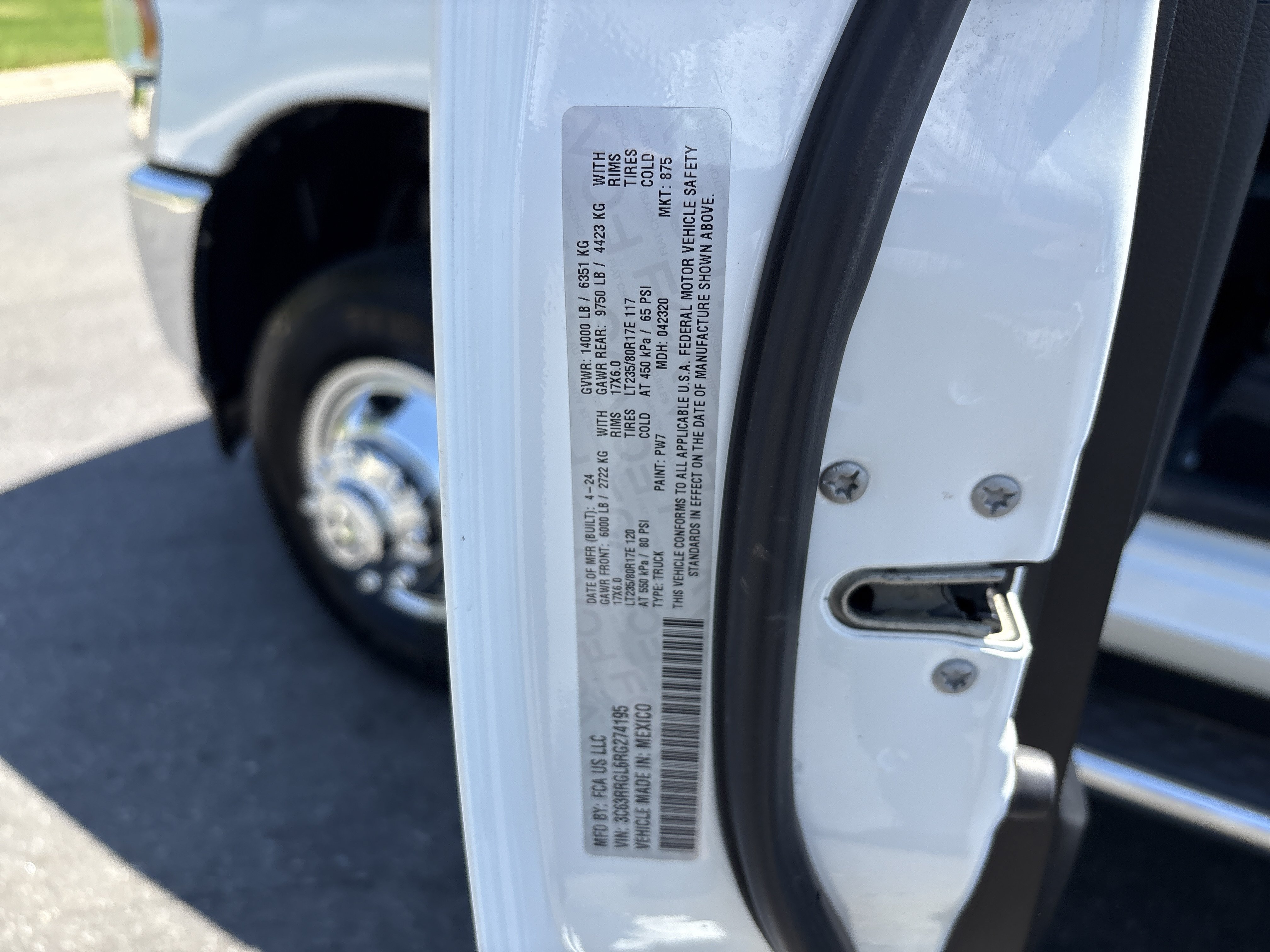 Certified 2024 RAM 3500 Tradesman w/ Chrome Appearance Group AWD/4WD image 35