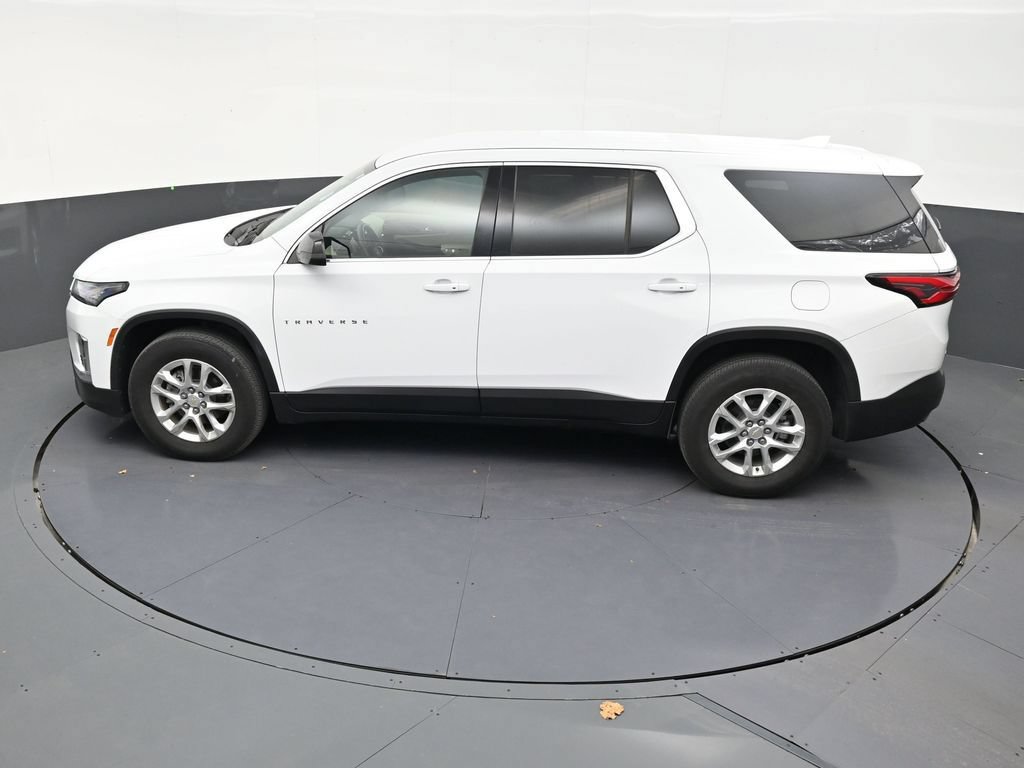 Used 2023 Chevrolet Traverse LS FWD image 12