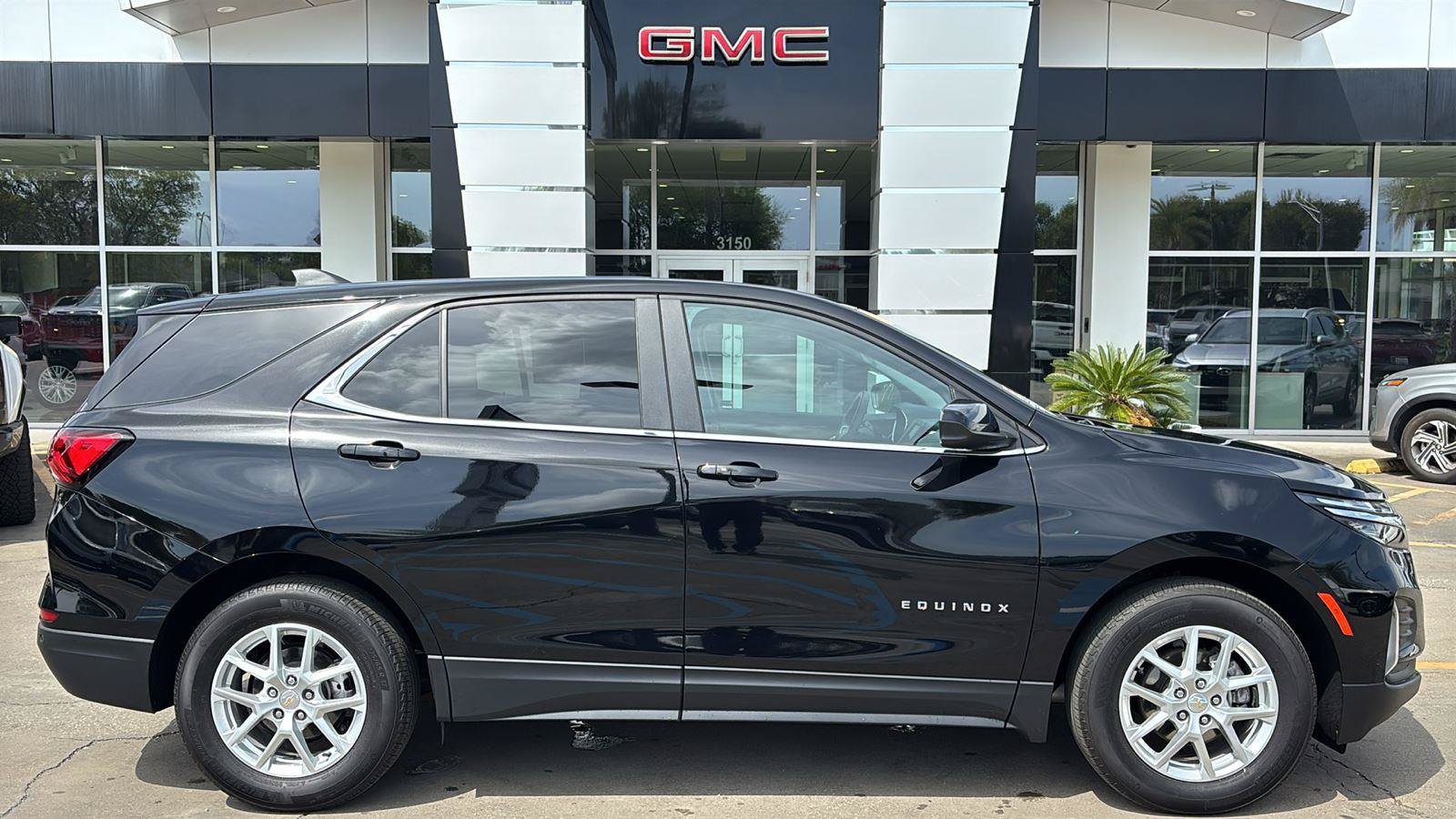 Certified 2023 Chevrolet Equinox LT FWD image 8