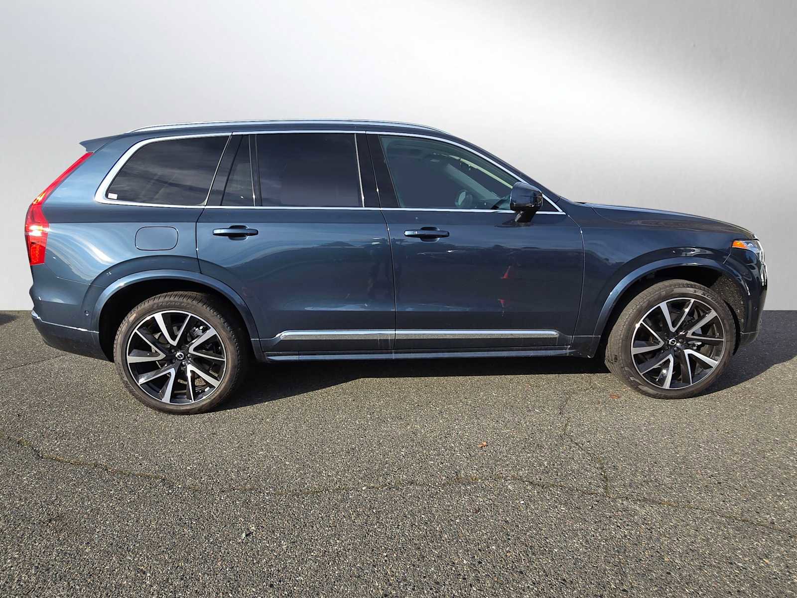Certified 2023 Volvo XC90 B5 Plus w/ Protection Package Premier AWD/4WD image 8