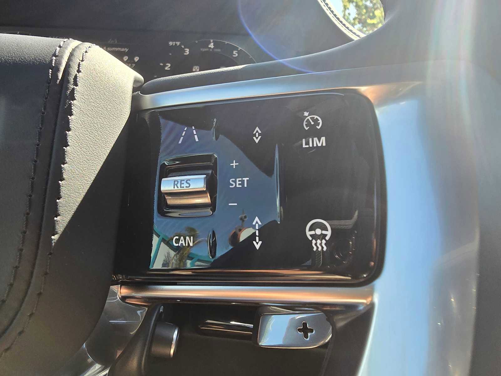 New 2025 Land Rover Range Rover SE image 32