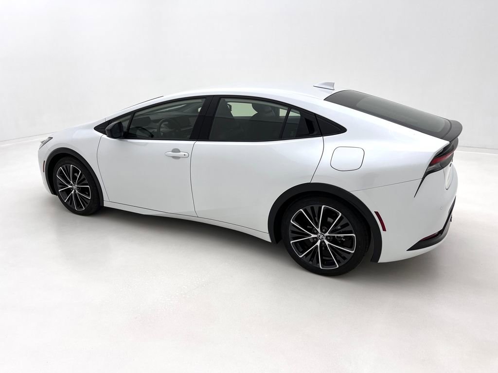 Used 2025 Toyota Prius XLE image 10