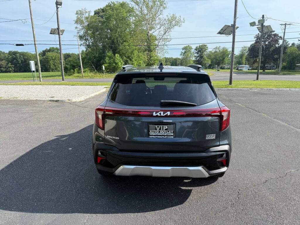 Used 2024 Kia Seltos S FWD image 6