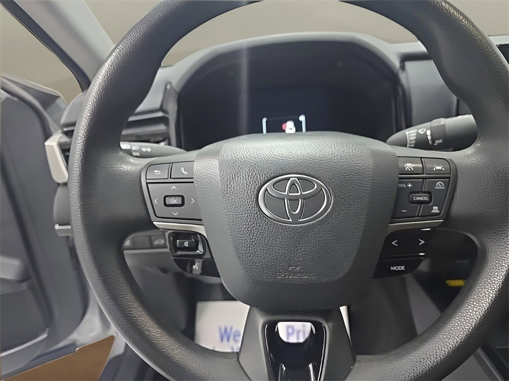 Used 2025 Toyota Camry LE image 23