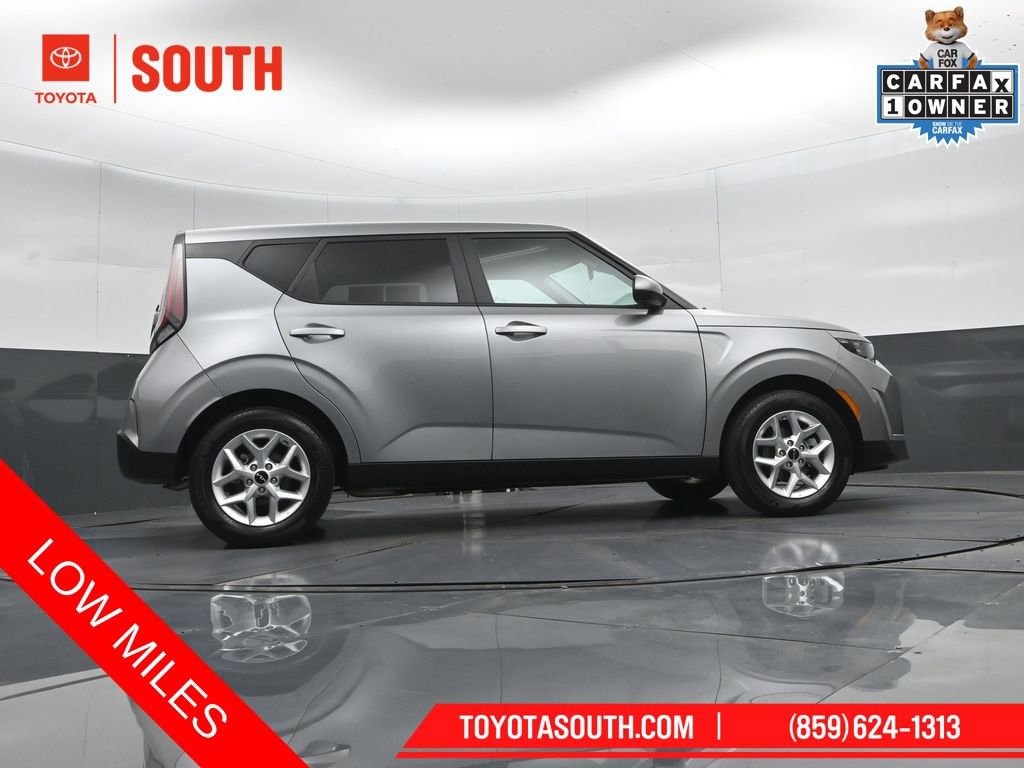 Used 2025 Kia Soul LX w/ LX Technology Package FWD image 34