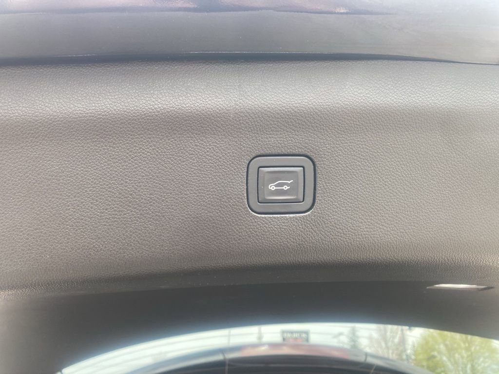 Certified 2018 Buick Enclave Premium w/ Experience Buick Package image 11