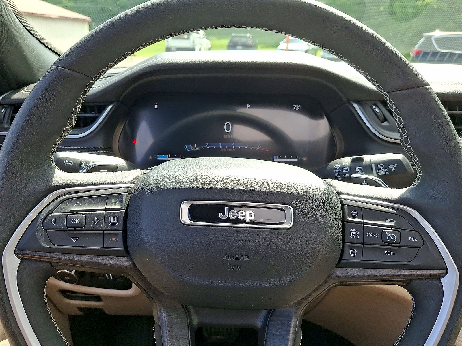 Used 2023 Jeep Grand Cherokee L Limited AWD/4WD image 16