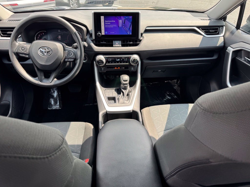 Used 2024 Toyota RAV4 XLE AWD/4WD image 20