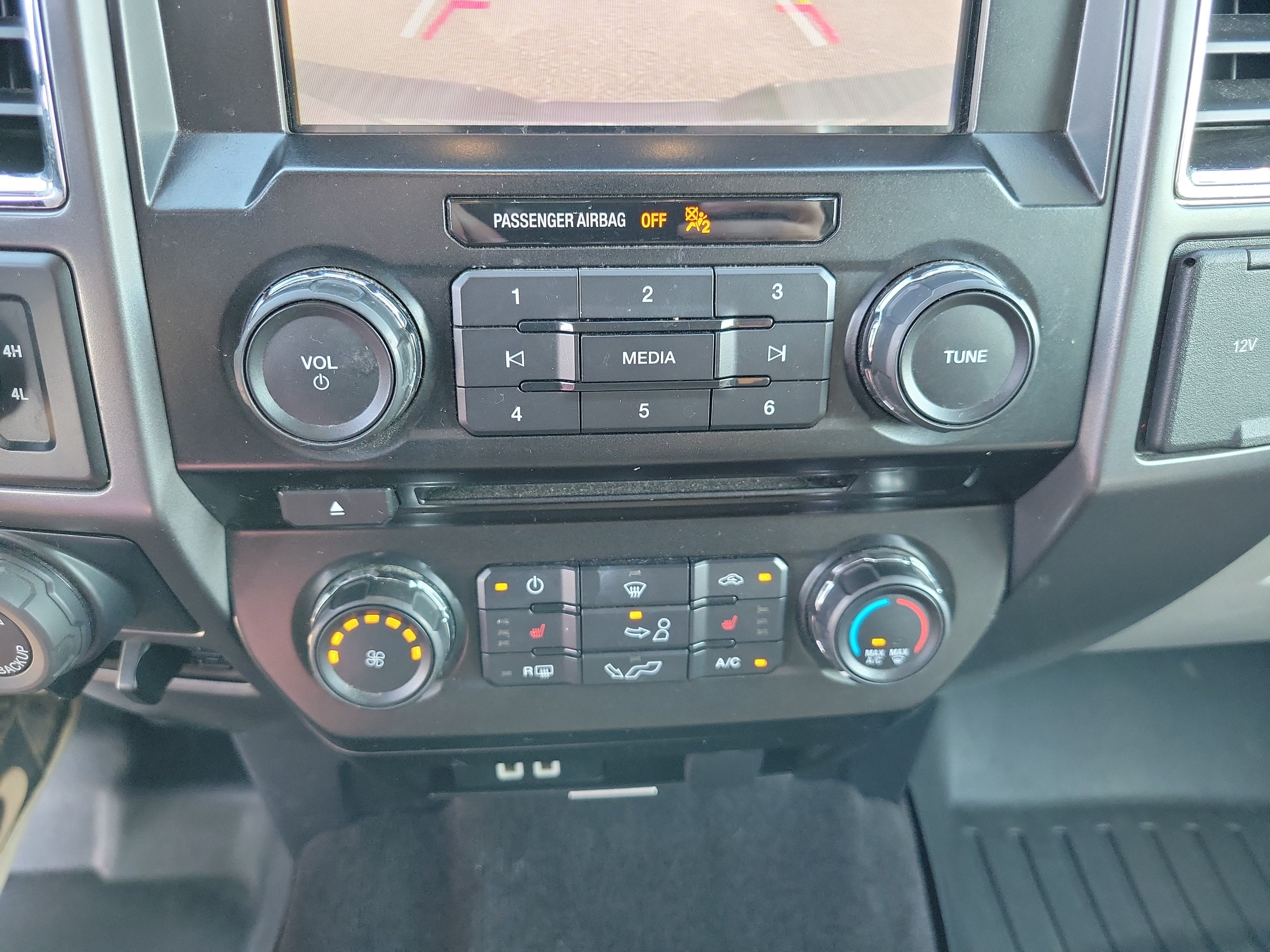 Used 2016 Ford F150 XLT w/ Equipment Group 302A Luxury AWD/4WD image 17