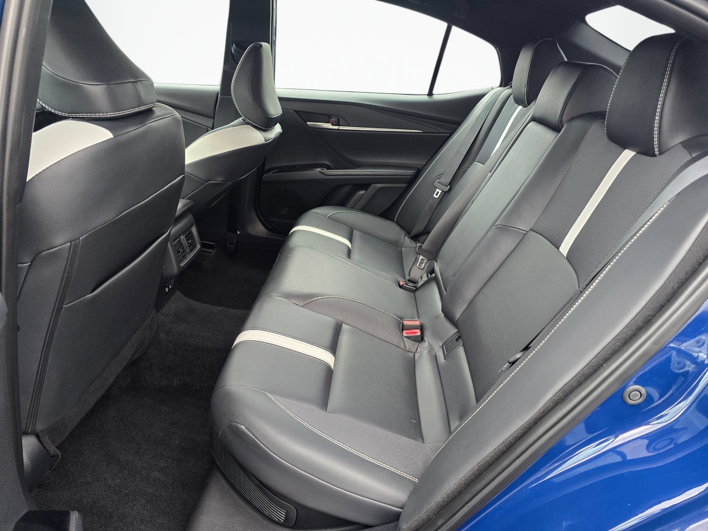 Used 2025 Toyota Camry SE FWD image 17