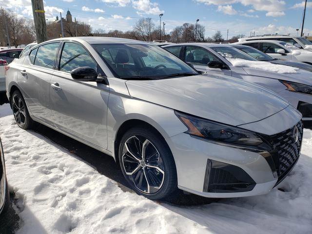 New 2025 Nissan Altima 2.5 SR image 8