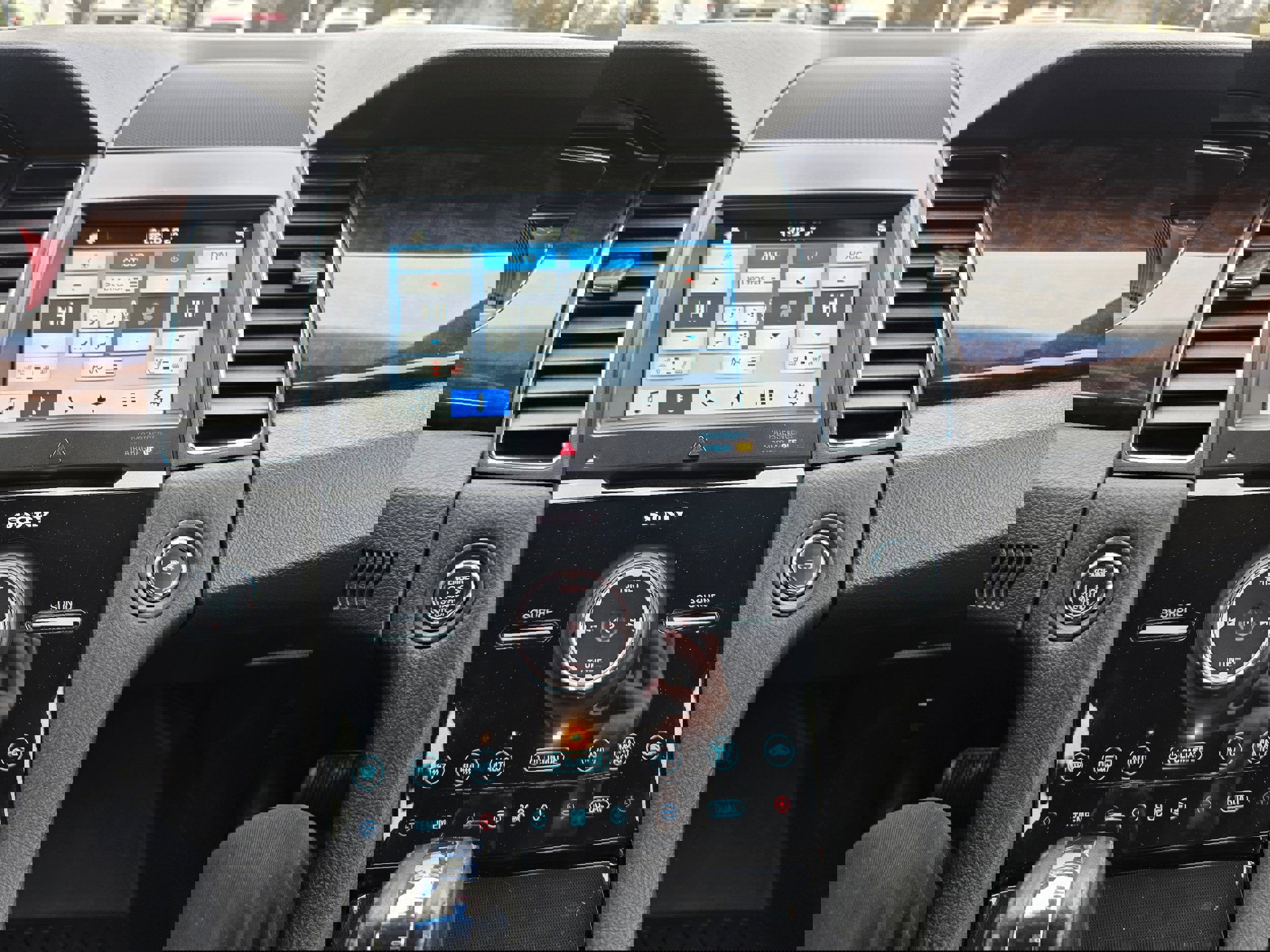 Used 2017 Ford Taurus Limited image 10