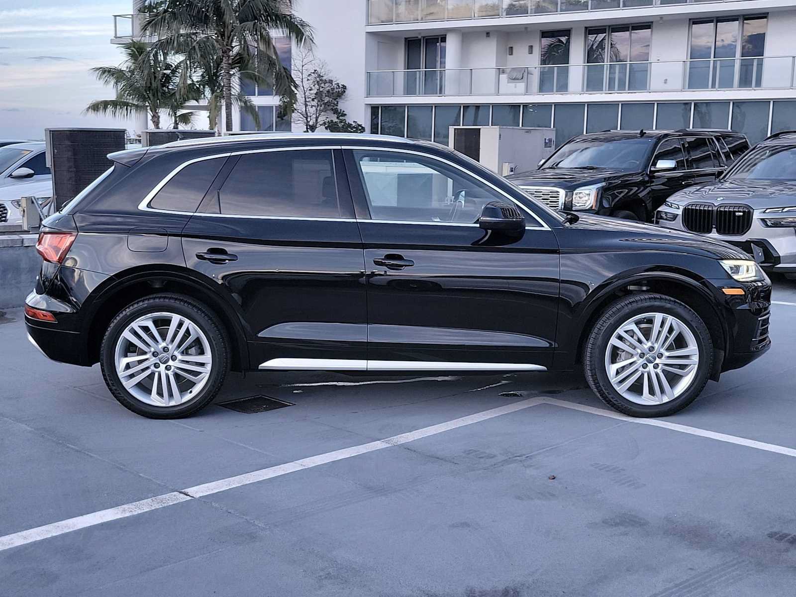 Used 2020 Audi Q5 2.0T Premium Plus w/ Premium Plus Package AWD/4WD image 7