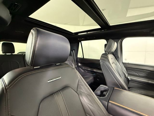 Used 2024 Ford Expedition Platinum image 34