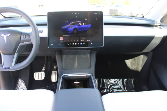 Used 2023 Tesla Model Y Performance AWD/4WD image 10