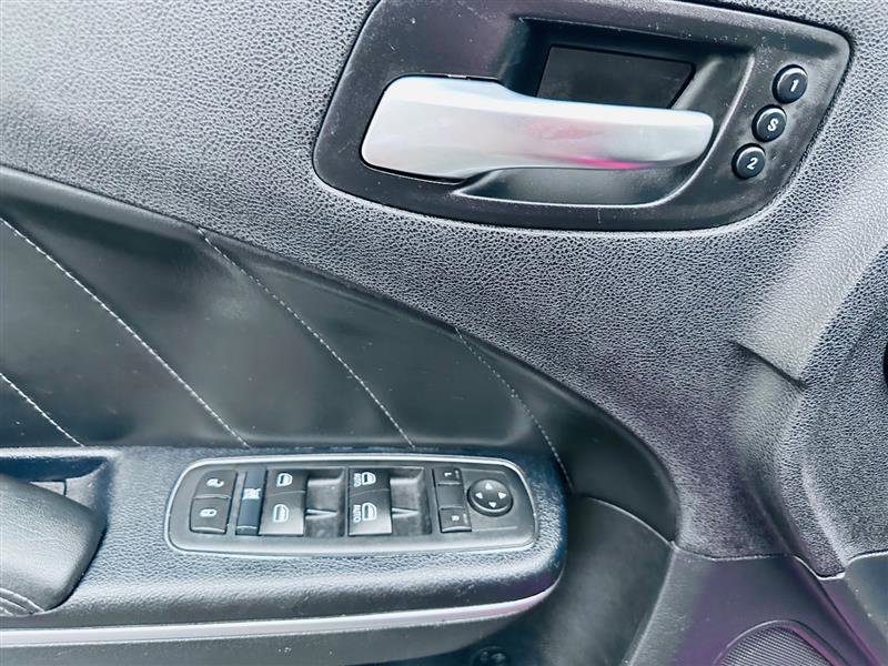 Used 2015 Dodge Charger SXT w/ AWD Plus Group image 31