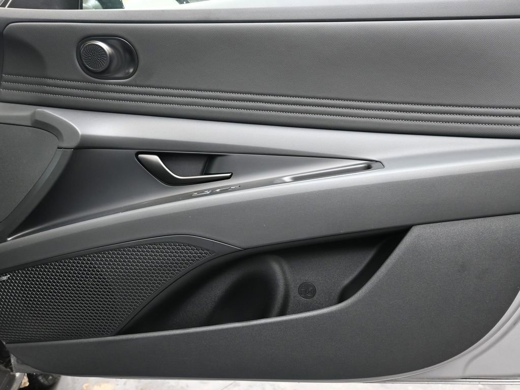 New 2026 Hyundai Elantra Limited image 11