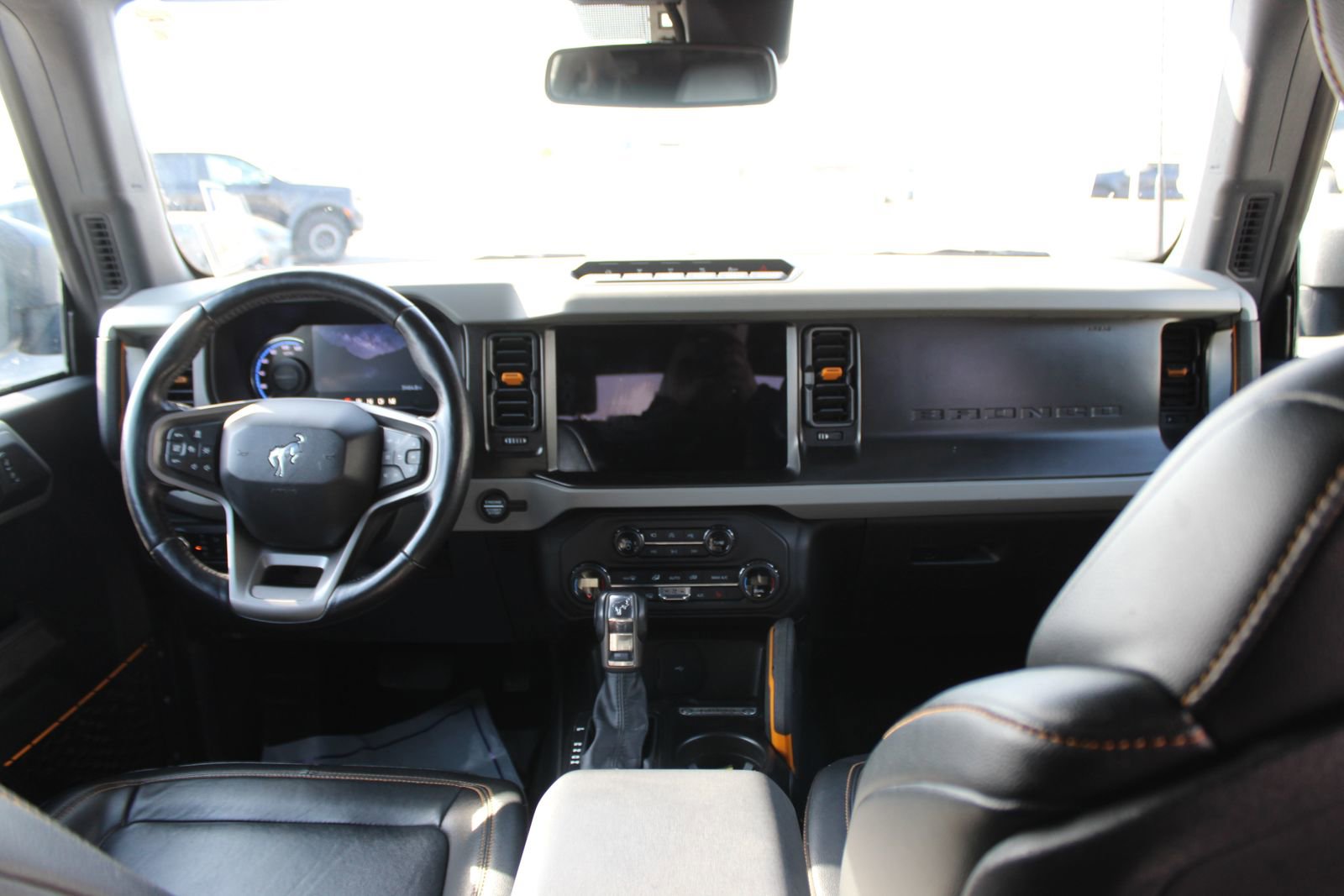 Used 2023 Ford Bronco Badlands image 16