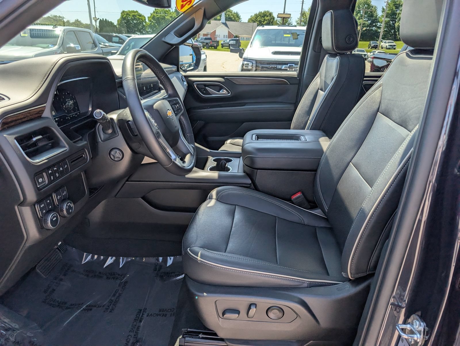 Used 2022 Chevrolet Tahoe Premier AWD/4WD image 21