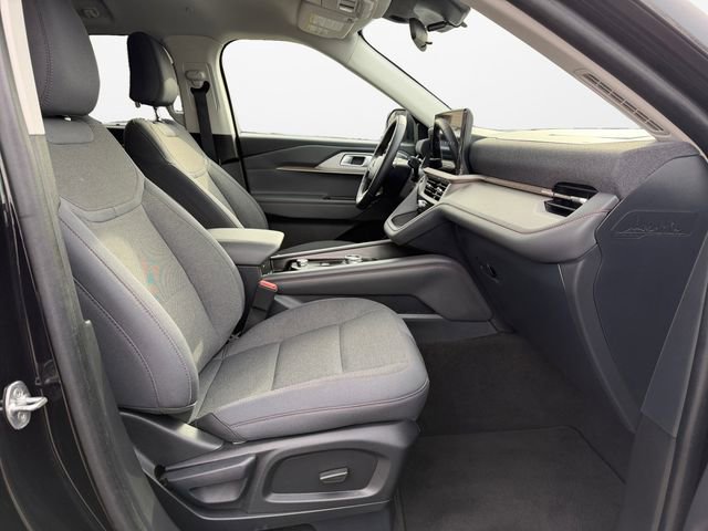 Used 2025 Ford Explorer Active image 15