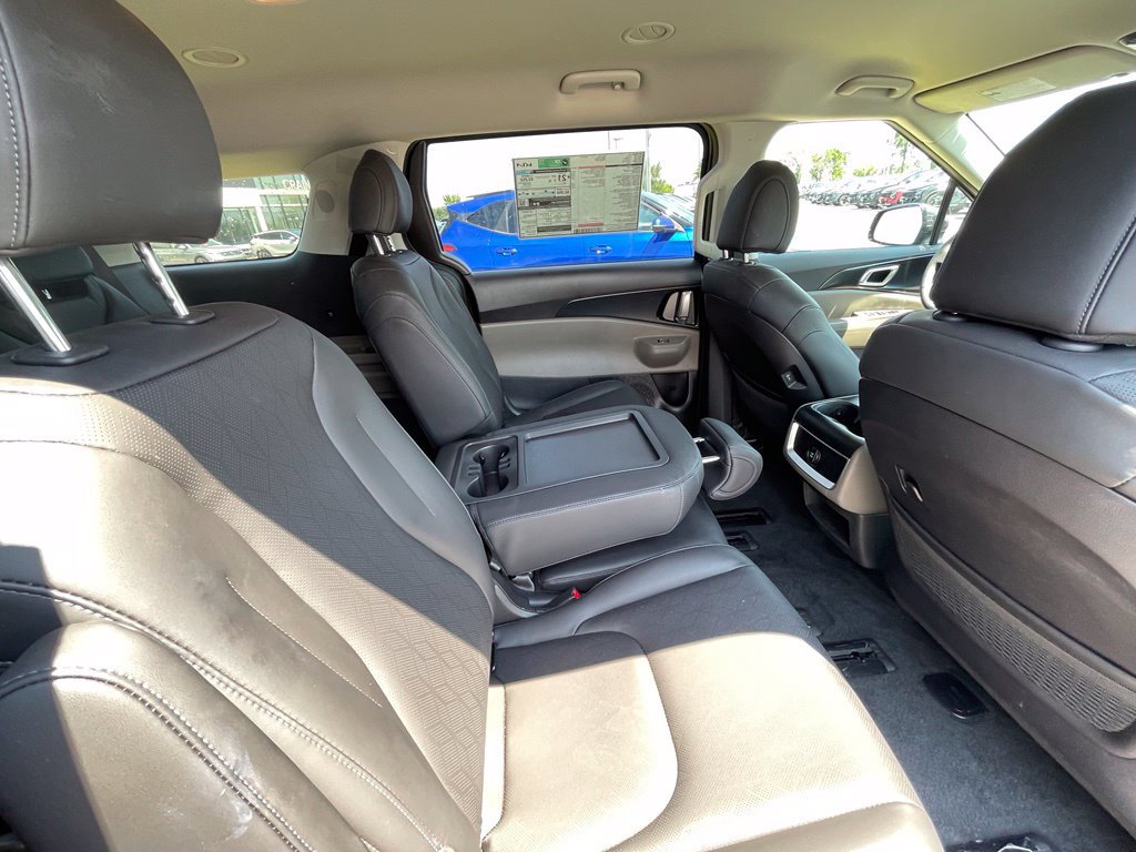 New 2026 Kia Carnival FWD image 30